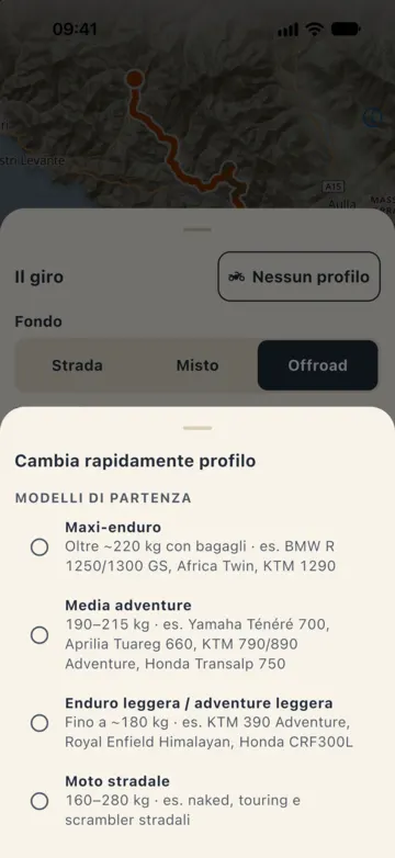 Foglio del giro con «Cambia rapidamente profilo»: Maxi-enduro, Media adventure, Enduro leggera / adventure leggera e Moto stradale, ciascuno con peso ed esempi di moto.