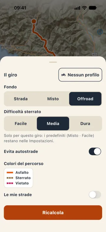 Foglio «Il giro»: fondo Offroad, difficoltà Media, «Evita autostrade», nota «Solo per questo giro: i predefiniti (Misto · Facile) restano nelle Impostazioni», pulsante Ricalcola.