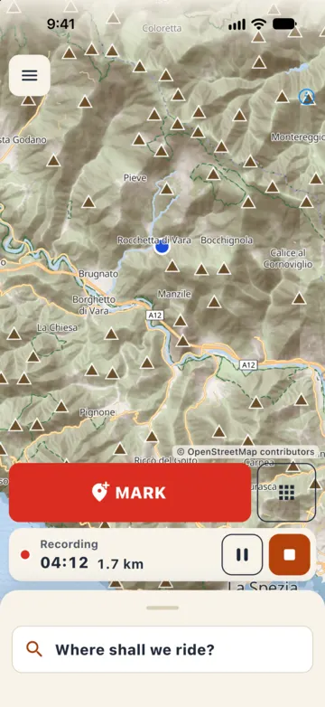 Free ride on the topo map: recording bar with 04:12 and 1.7 km, pause and stop buttons and the large red MARK button.