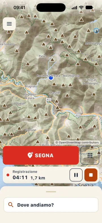 Giro libero in corso: barra con il punto rosso, 08:55 e 5,7 km, pulsanti pausa e stop, e il pulsante Segna.